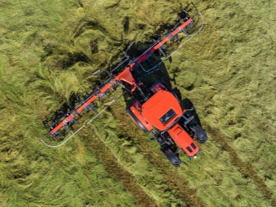 Zemědělský traktor Kubota M6122