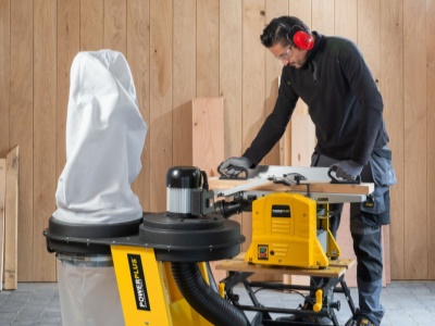 POWX2090 - Odsavač pilin 550W