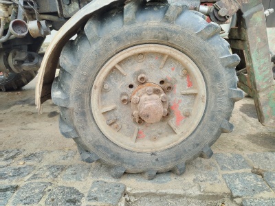 Zemědělský traktor