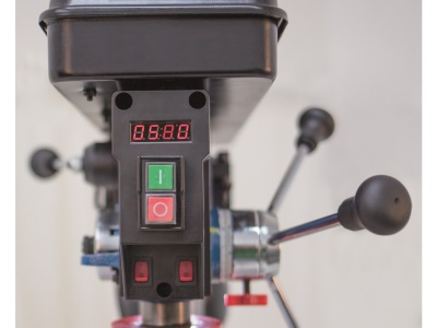 Scheppach DP 18 VARIO - stojanová vrtačka s křížovým laserem