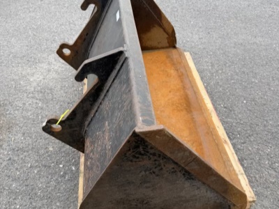 Kloubový nakladač GiANT D337T