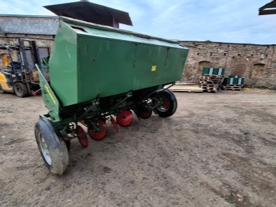 Sazeč brambor Hassia 