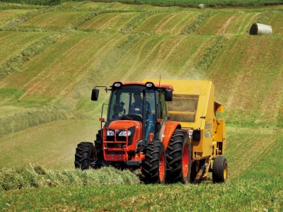 Zemědělský traktor Kubota M 8560