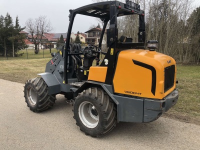 Kloubový nakladač Giant V 6004T