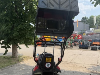 Travní traktor SECO  MP 122 D
