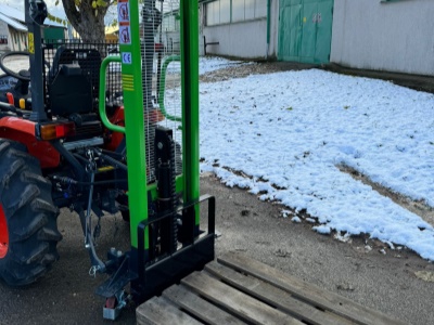 Paletizační zdvihací zařízení pro malotraktory 