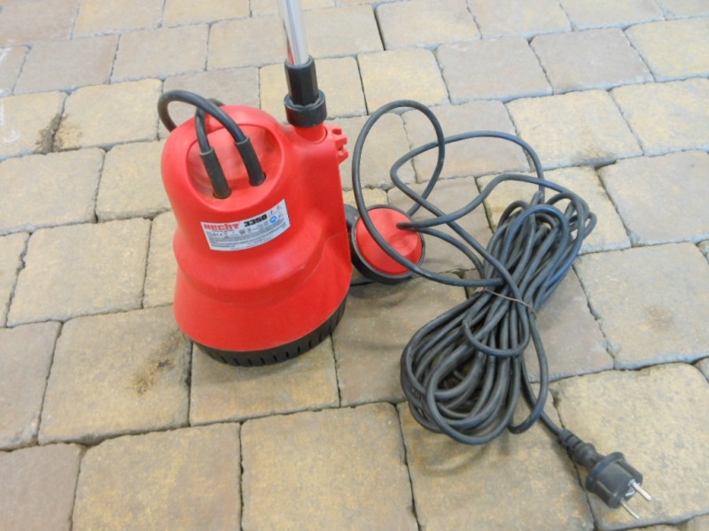 Zahradní sudové čerpadlo - HECHT 3350 