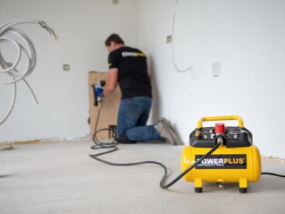 POWX1724S - Kompresor SILENT 550W 6L  plus 10ks přísl. Bezolejový