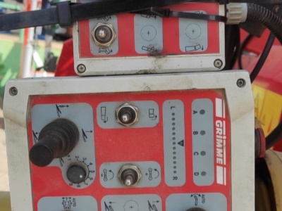 Zásobníkový sklízeč GRIMME SE 140