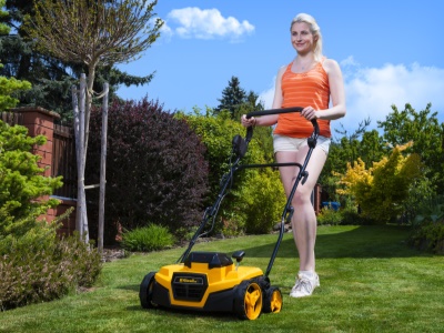 Riwall PRO RAV 3820i - aku travní provzdušňovač 2x20 V (bez baterie a nabíječky)