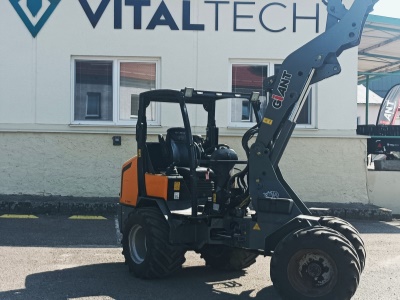 Kloubový nakladač GiANT  V6004T - X-TRA