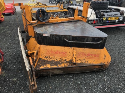 Čelní osekávač cibulové natě Keulmac a Vyorávač cibule Keulmac