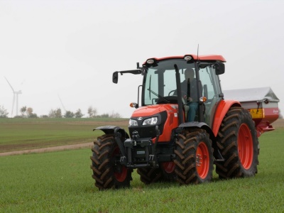 Zemědělský traktor Kubota M 8560