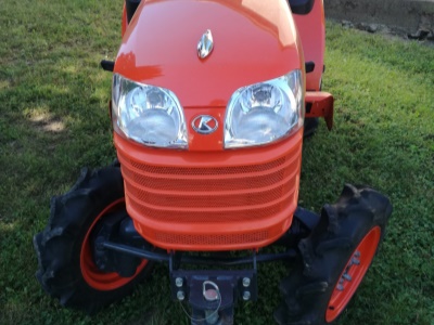 Traktor Kubota B1220 