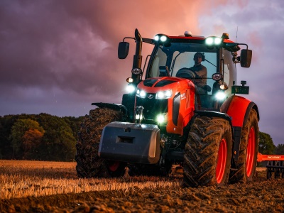 Zemědělský traktor Kubota M7133