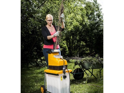 Riwall PRO RES 3044 B - elektrický válcový drtič 3000 W s transparentním boxem