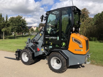 Elektrický kloubový nakladač GiANT G2200 E