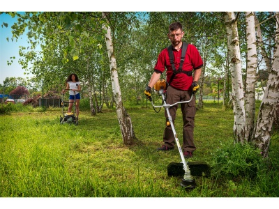 Riwall PRO RPB 360 4T - křovinořez s benzínovým 4-taktním motorem 36 cm3