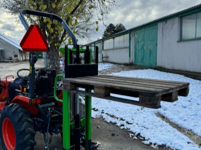 Paletizační zdvihací zařízení pro malotraktory 