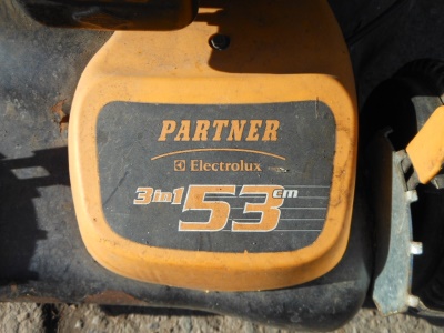 Travní sekačka Partner