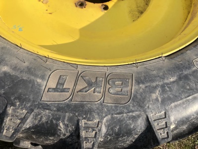 Kultivační kola pro traktor John Deere 6115M