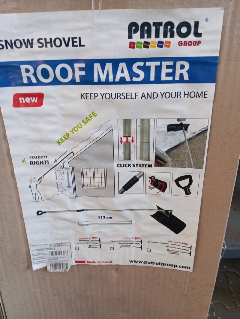 Hrablo teleskopické na odklízení sněhu ze střechy