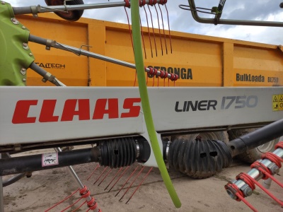 Shrnovač píce CLAAS Liner 1750