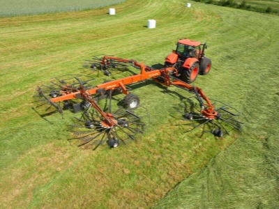 Shrnovač Kubota RA4500