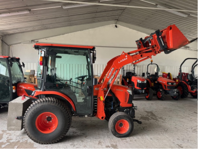 Traktor Kubota B 3150 včetně čelního nakladače, lžíce, pal. vidlí, závaží