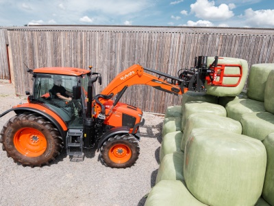 Zemědělský traktor Kubota M6131U
