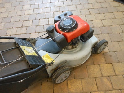 Sekačka - VeGa s 465 - benzínová s pojezdem 