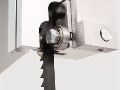 Scheppach HBS 400 - pásová pila s podstavcem