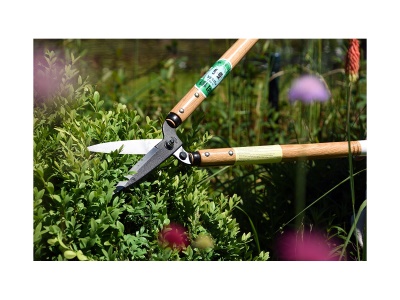 Okatsune 204 - dlouhé plotové nůžky s krátkými čepelemi