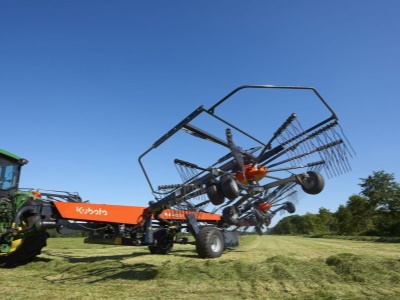 Shrnovač Kubota RA4000