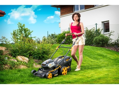 Riwall PRO RALM 4640SPi - aku 40 V travní sekačka 4v1 s pojezdem a bezuhlíkovým motorem (bez baterie a nabíječky)