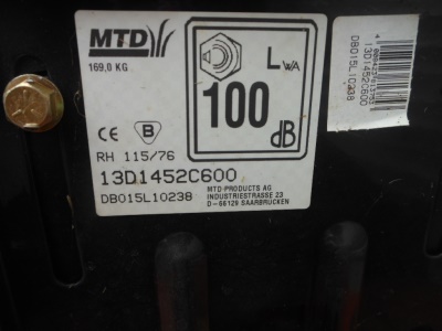 Travní traktor MTD RH 115/76