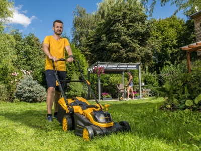Riwall PRO RALM 3820 - akumulátorová sekačka 2 x 20 V (bez baterie a nabíječky)