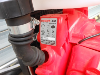 HECHT 451 - motorový rosič 