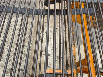 Čelní osekávač cibulové natě Keulmac a Vyorávač cibule Keulmac