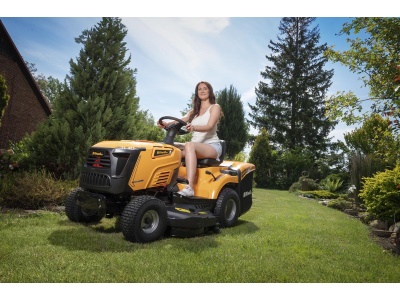Riwall PRO RLT 102 HRD TWIN - dvouválcový travní traktor 102 cm se zadním výhozem a hydrostatickou převodovkou