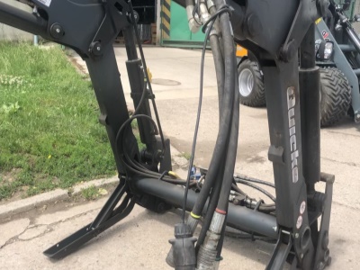 Čelní nakladač Q180N EURO