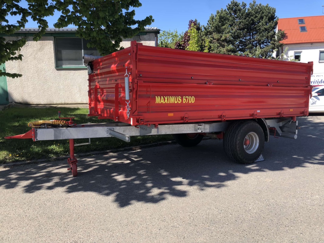 Traktorový návěs třístranně sklápěný MAXIMUS 6700