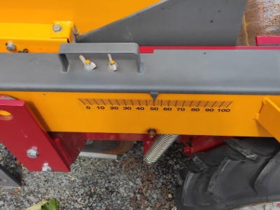 Diskový secí stroj na setí a přísevy trávy Vredo DZ 125.07.5