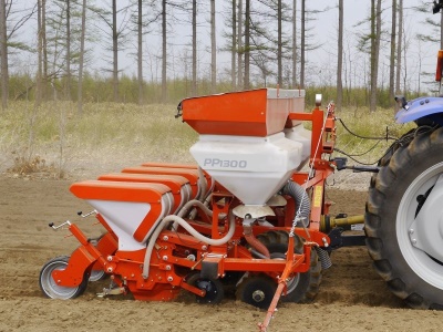 Přesný secí stroj Kubota PP1300