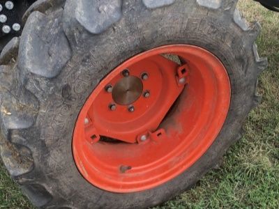 Kubota L2501 s čelní nakladačem Q180 Euro a závažím 500 kg