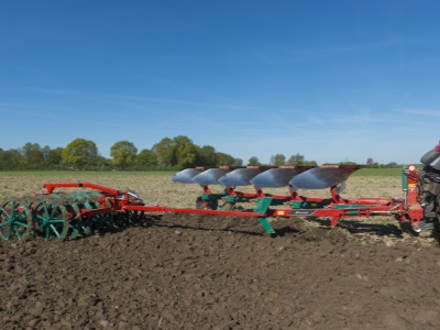 Dvouřadý půdní pěch