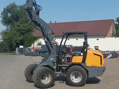 Kloubový nakladač GiANT  V6004T - X-TRA