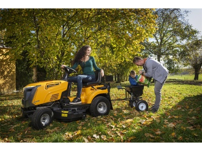 Riwall PRO RLT 92 HRD - travní traktor 92 cm se zadním výhozem a hydrostatickou převodovkou