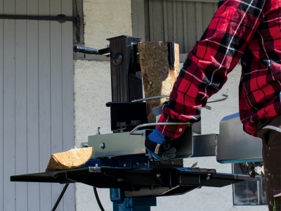 Scheppach HL 730 - vertikální štípač na dřevo 7t (230 V)