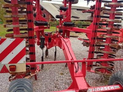 Kypřič HORSCH Terrano 5 FX